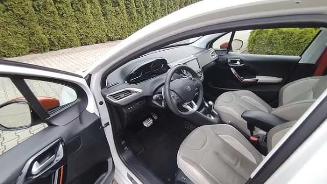 Peugeot Roland Garros: Czym wyróżnia się ta edycja specjalna samochodu? Peugeot Roland Garros: Czym wyróżnia się ta edycja specjalna samochodu?