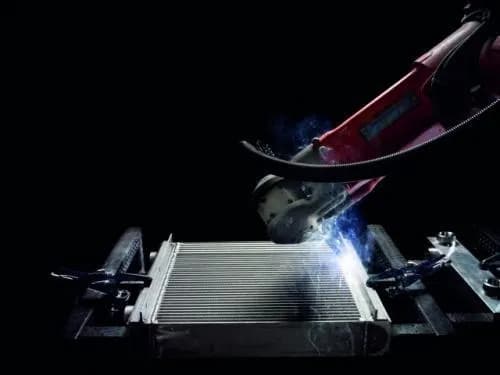 Jak naprawić chłodnicę klimatyzacji i uniknąć kosztownych błędów Jak naprawić chłodnicę klimatyzacji i uniknąć kosztownych błędów