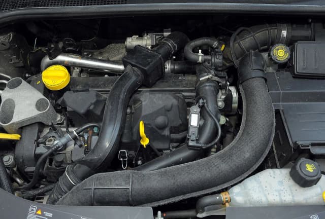 Renault Clio 3: Jaki silnik wybrać do tego modelu, by uniknąć problemów? Renault Clio 3: Jaki silnik wybrać do tego modelu, by uniknąć problemów?