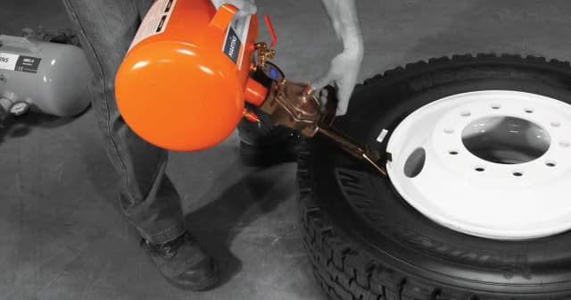 Jakie ciśnienie w oponach naczepy zapewni bezpieczeństwo i trwałość Jakie ciśnienie w oponach naczepy zapewni bezpieczeństwo i trwałość