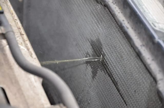 Płyn czy proszek do uszczelniania chłodnic – który wybór jest lepszy? Płyn czy proszek do uszczelniania chłodnic – który wybór jest lepszy?