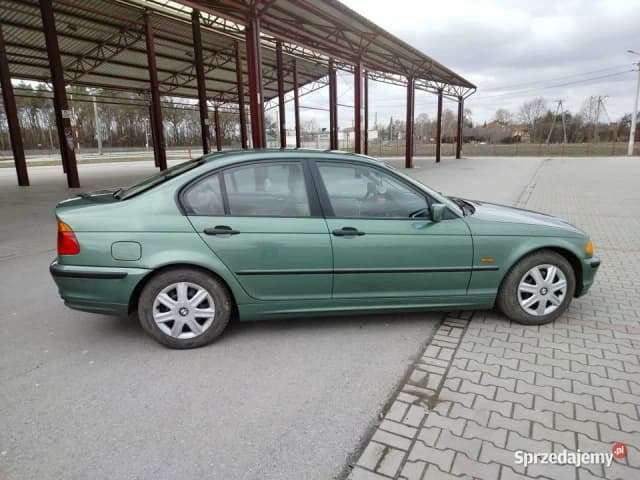 Zielone BMW E46: Czy ten kolor sprawia, że wygląda lepiej na drodze? Zielone BMW E46: Czy ten kolor sprawia, że wygląda lepiej na drodze?