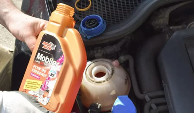 Renault Clio 4 jaki płyn do chłodnicy, aby uniknąć przegrzewania silnika Renault Clio 4 jaki płyn do chłodnicy, aby uniknąć przegrzewania silnika